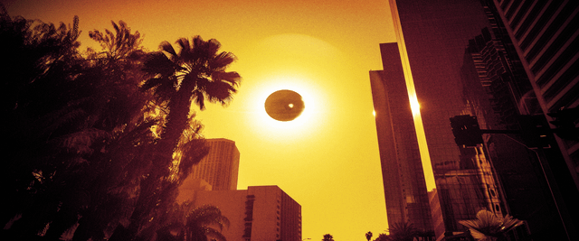 user_10/shots-from-christopher-nolans-upcoming-film-the-last-solar-v0-tebkgj2z5dpc1_3b44f614-17d.png