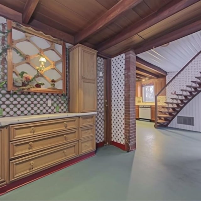 user_10/zillow-listing-v0-9cf2oxv3eegc1_5c969636-8b2c-400e-9ba0-7c4acae92dce.jpg